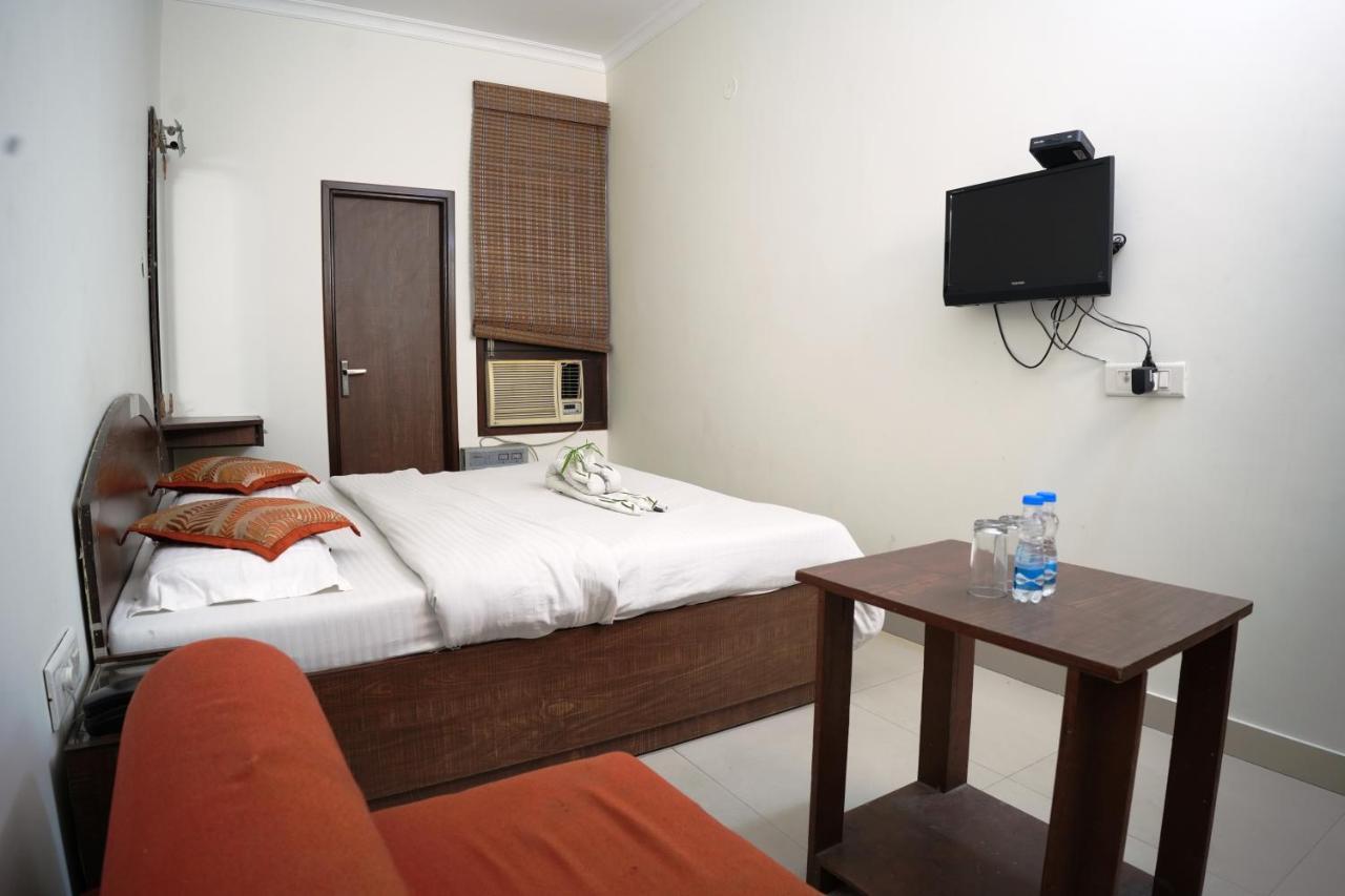 Hotel Holiday Comfort アムリトサル エクステリア 写真